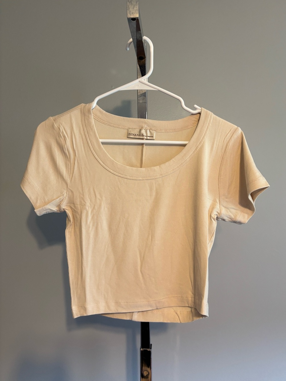 Zenana‎ women’s cropped short sleeve ribbed top M  New! Stretchy!